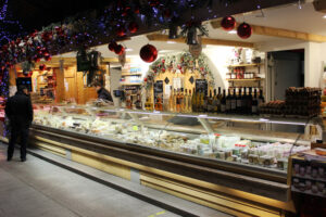 stand-maison-beldicot-fromages-epinal-marché-couvert